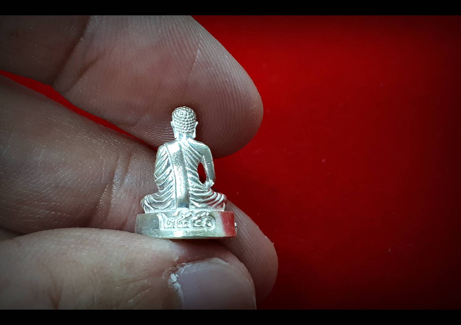 รูปหล่อ พระปัจเจกพระพุทธเจ้า รุ่นแรก เนื้อเงิน แท้ (ขนาด ห้อยคอ ลอยองค์ 1ซม) ปี2550 - หลวงพ่อเล็ก วัดท่าขนุน