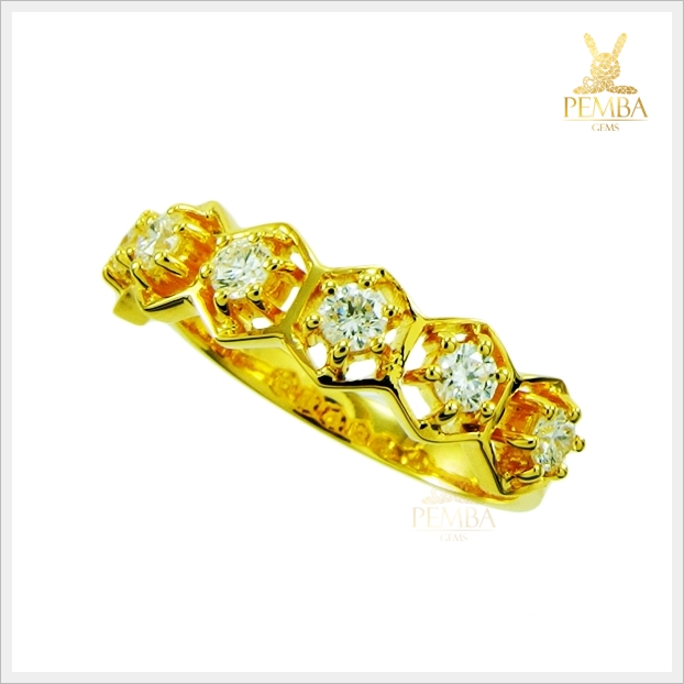 แหวนเพชรแท้ เพิ่มความหรูหราบนนิ้วคุณ (สามารถสั่งทำได้ค่ะ)