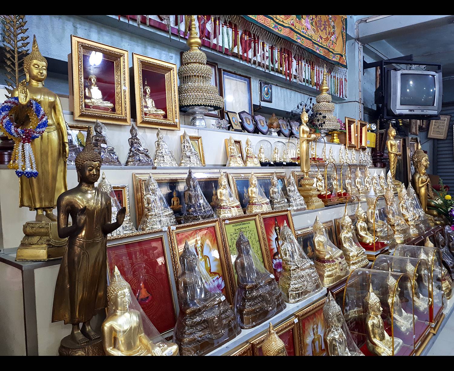 รูปหล่อ หลวงพ่อทอง วัดเขาตะเครา จ.เพรชบุรี เนื้อโลหะทองเหลือง ปัดเงา (หน้าตัก3นิ้วครึ่ง สูง7นิ้ว)