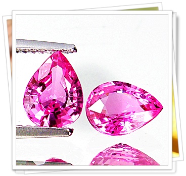 PINK SAPPHIRE รูปหยดน้ำคู่เหมือน น้ำหนักรวม 2.52 กะรัต ขนาด 6x8 มิล สีเบอร์ 1 สีชมพูหวานสวย ไฟดี เนื้อสะอาดมองตาเปล่าไม่มีตำหนิ สะอาดเกือบ 100%