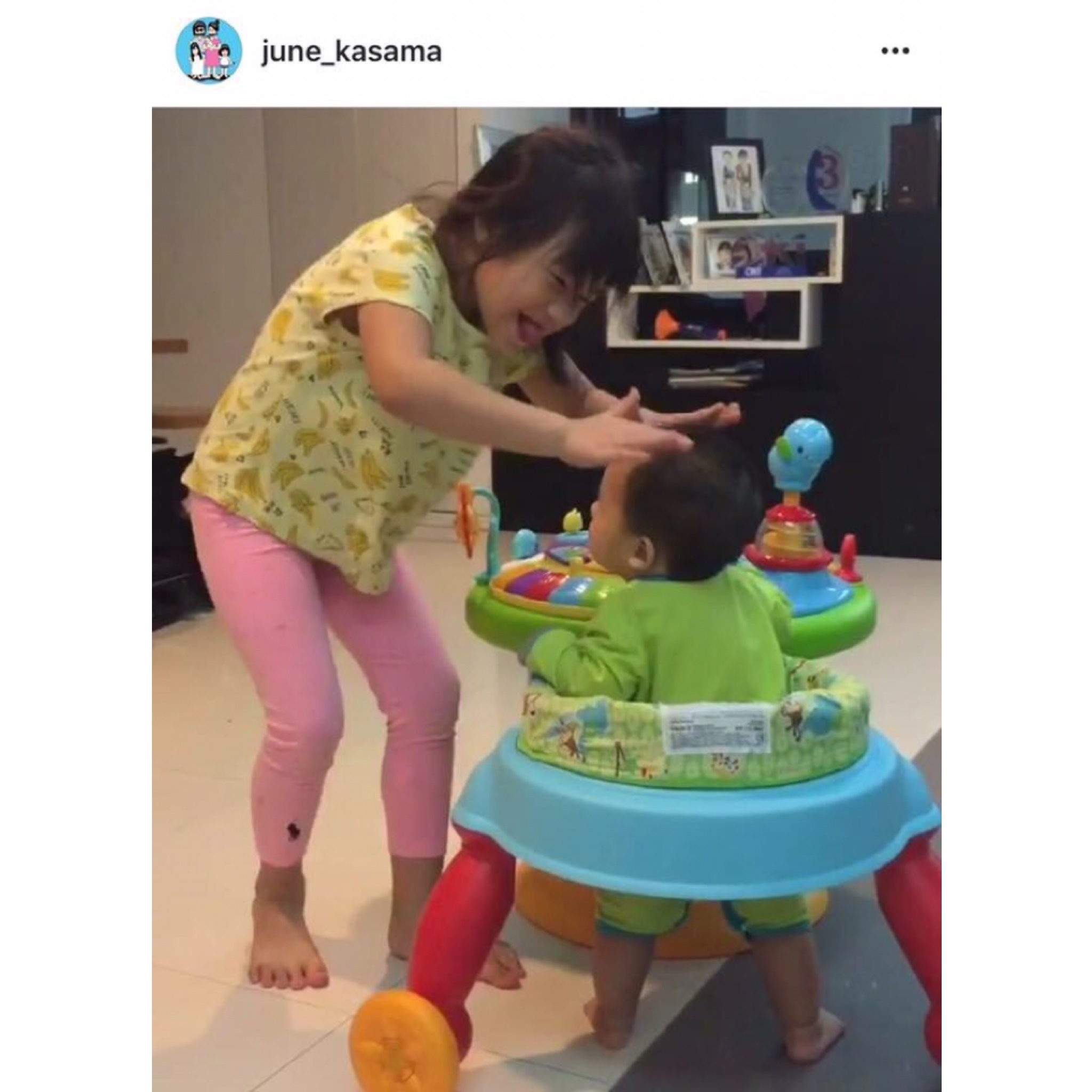 โต๊ะกิจกรรมเสริมพัฒนาการ Bright Starts Around We Go Zippity Zoo 3-in-1 (AWG)