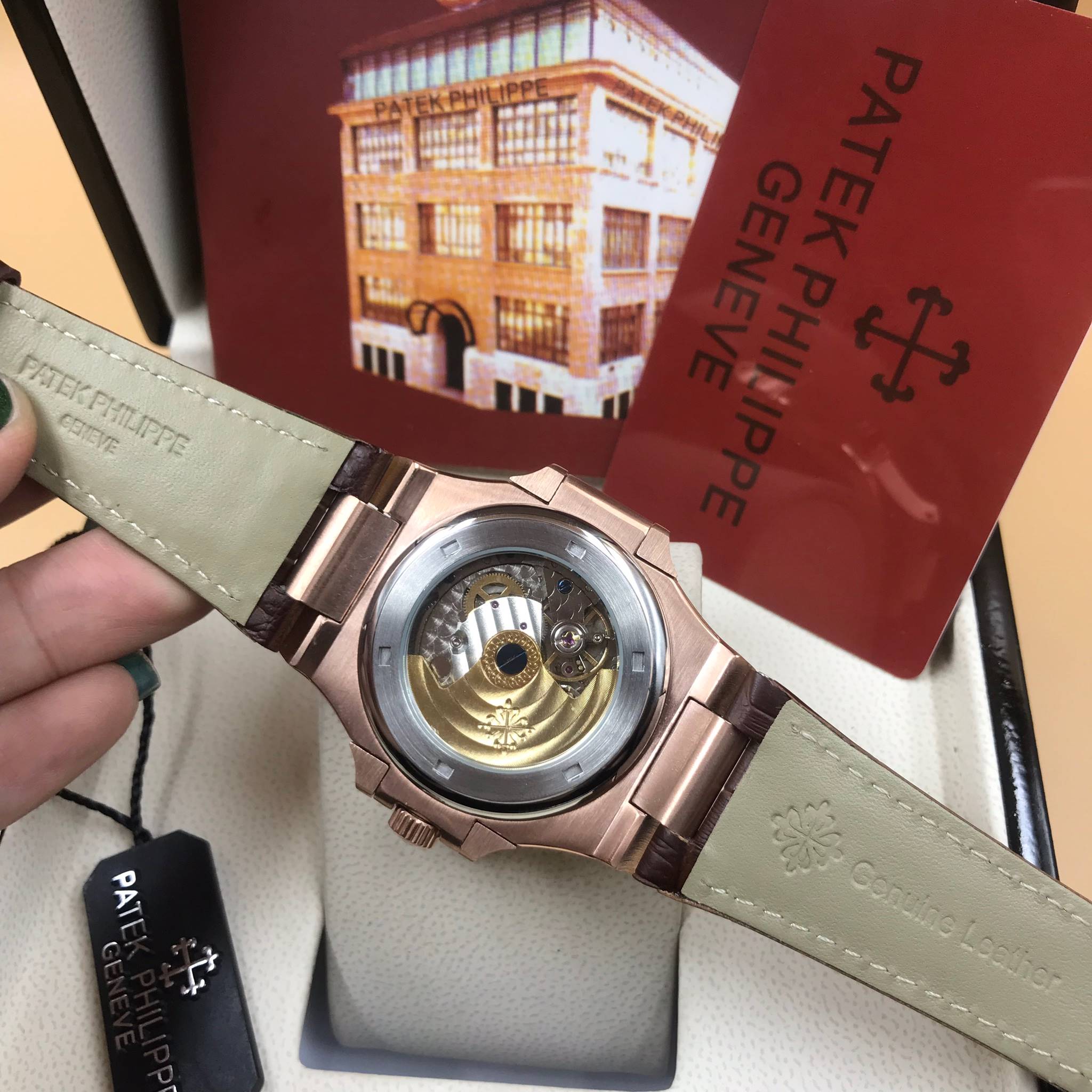 นาฬิกา Patek Philippe รุ่น Nautilus งาน Mirror Swiss สายหนังสีน้ำตาล หน้าน้ำตาล