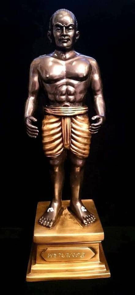 หุ่นพยนต์ พรายมงคล (ขนาดตั้งบูชา ฐานกว้าง4นิ้ว สูง12.5 นิ้ว) ปี2563 #รับประกันแท้ - หลวงพ่อเล็ก วัดท่าขนุน