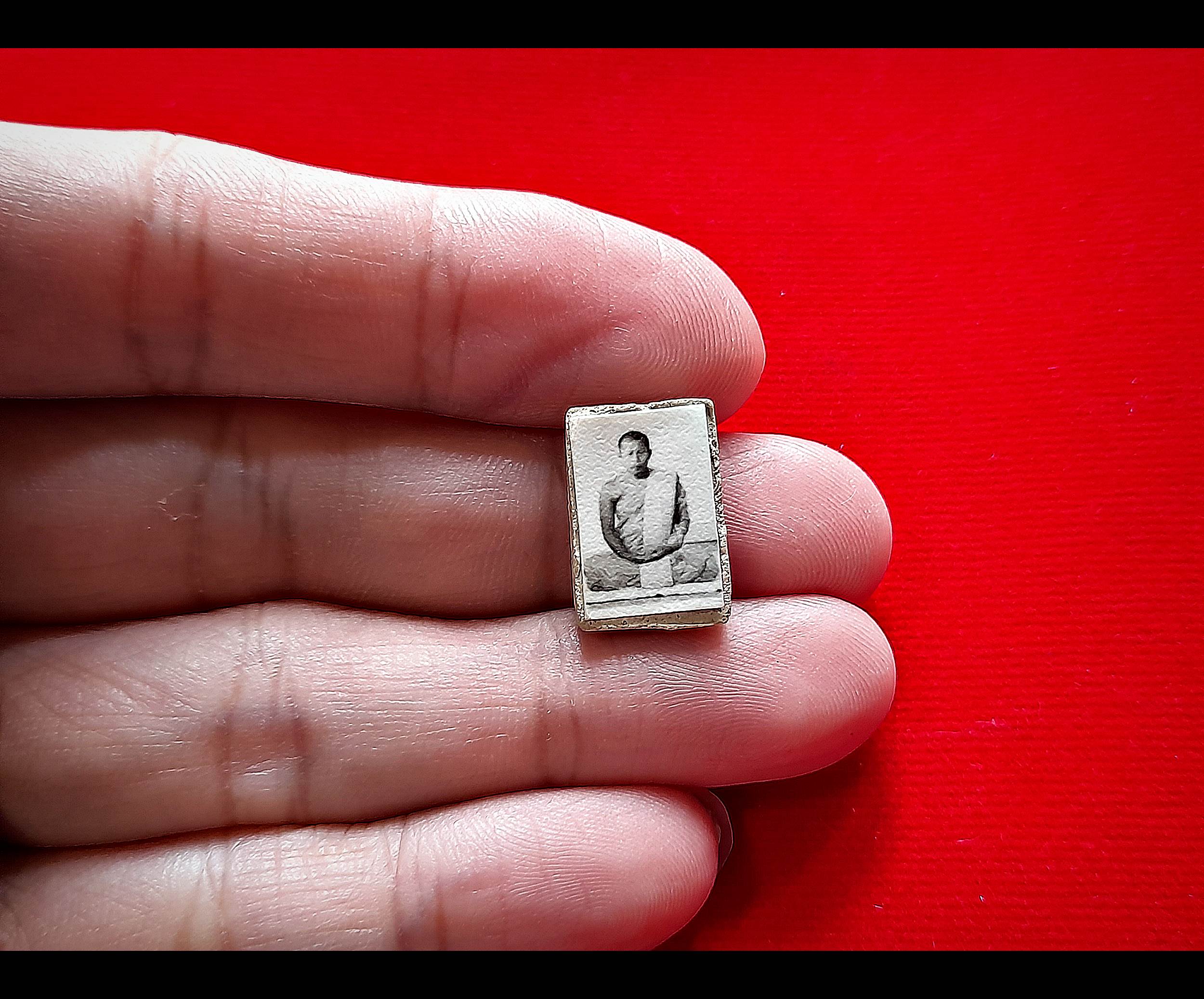 พระสมเด็จ (เล็กจิ๋ว) หลัง รูปถ่าย เต็มองค์ (กระดาษหนังไก่) เนื้ิอผงมวลสาร ปี2512 #รับประกันแท้และทัน - หลวงพ่อยงยุทธ วัดเขาไม้แดง จ.ชลบุรี