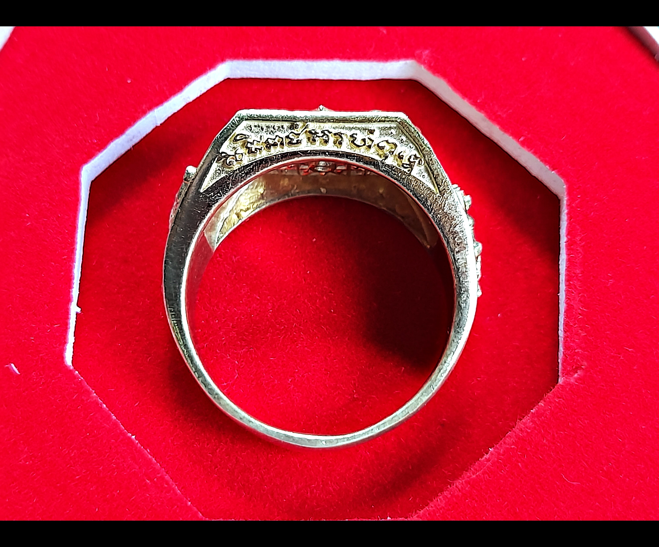 แหวน ศาสตราปกาศิต (เทพศาสตราวุธ นพคุณ หนุนดวง ๙มงคล) (#พระขรรค์ #กระบองท้าวเวสสุวรรณ #วชิราวุธพระอินทร์ #ดวงตาพยายม #พระสังข์ #ช้างเอราวัณ #พญาครุฑ) เนื้อทองเหลือง ปี2565 #รับประกันแท้ - พระอาจารย์เอราวัณ