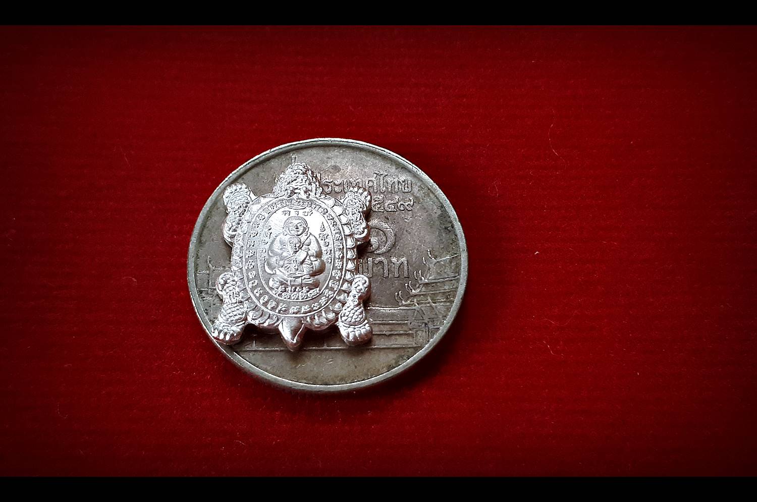 เหรียญหลวงปู่หลิว วัดไร่แตงทอง พระสังกัจจายน์ พิมพ์พญาเต่ามังกร(พญาเต่าเรือน) จ.นครปฐม เนื้อเงินแท้ (ขนาดจิ๋ว เม็ดแตง) ปี2562