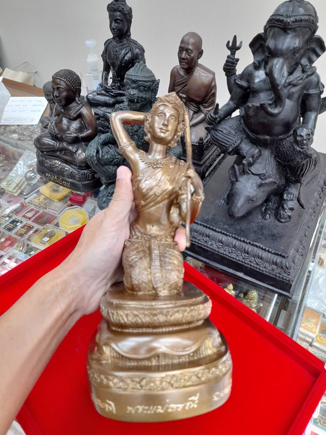 รูปหล่อ พระแม่ธรณี เนื้อทองเหลือง (เข้าพิธีปลุกเสกแล้ว)ปี2546