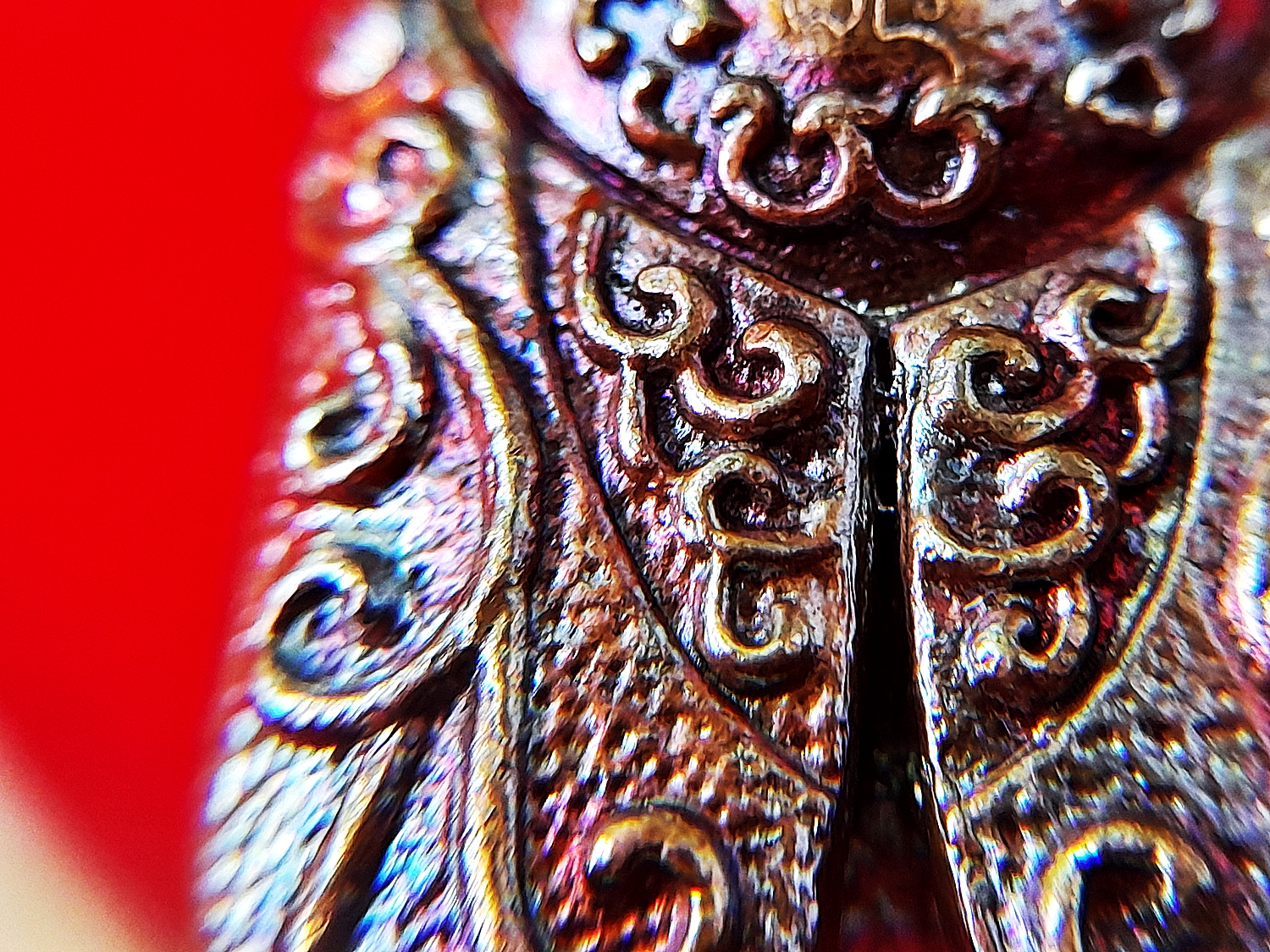 พญาแมลงภู่คำ กายสิทธิ์(สีเหลือบรุ้ง) เนื้อโลหะธาตุกายสิทธิ์ เหล็กไหลสุริยันราชา ผสมชนวนเนื้อเงินมหาสะท้อน ก้นบรรจุปรอทตามตำรา ปี2564 (ปลุกเสก16พิธี มหาโสฬสมหามงคล) #รับประกันแท้