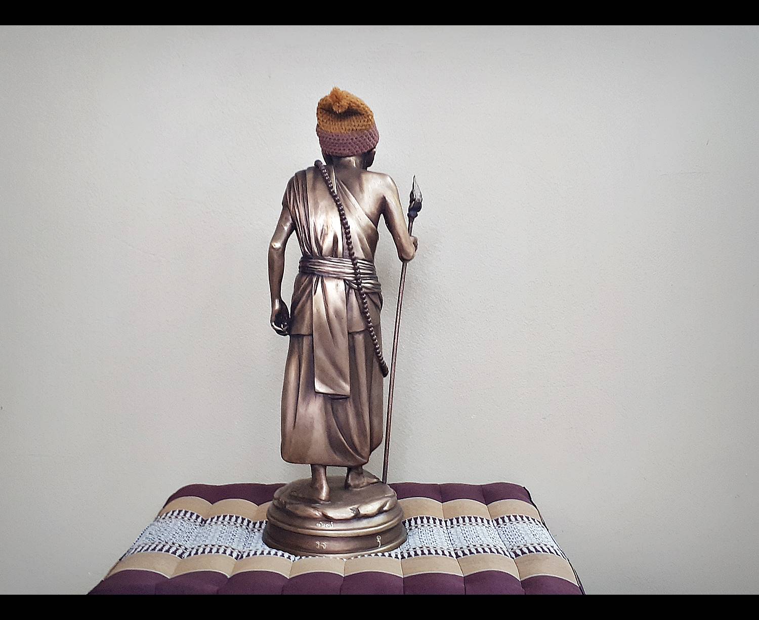 รูปหล่อ หลวงปุ่หมุน วัดบ้านจาน เนื้อโลหะทองเหลือง ยืนถือไม้เท้า พญานาค ขนาดบูชา (องค์ใหญ่ สูง21นิ้ว)