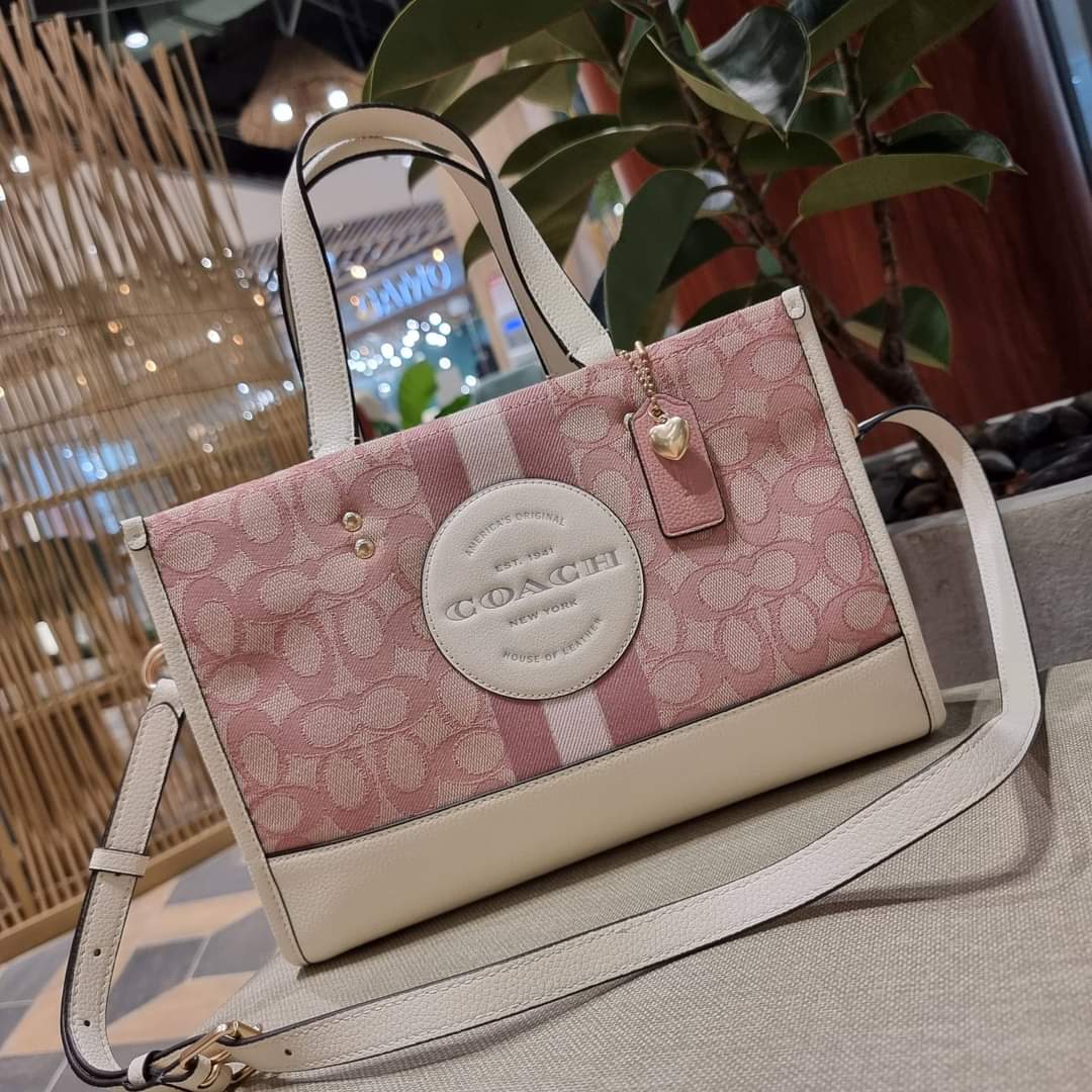 COACH C7685 DEMPSEY CARRYALL IN SIGNATURE JACQUARD WITH COACH PATCH AND HEART CHARM(แอดไลน์ก่อนสั่งซื้อ)