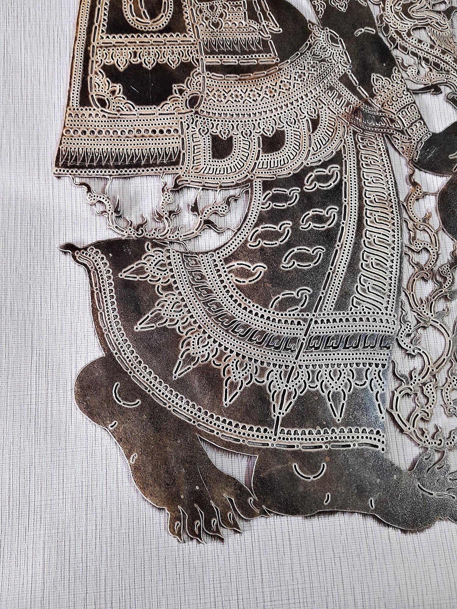 พ่อปู่ฤาษี พ่อแก่ (หนังตะลุง) (ขนาด75ซม) (แฮนเมดทำมือ งานฝีมือ) (ทำจากหนังวัวลูกติด (ตายทั้งกลม)) (เป็นของอาถรรพ์มีอิทธิคุณดีในตัว เสริมบารมีแก่ผู้ครอบครอง มีคุณด้านเมตตา ค้าขาย โชคลาภ และเป็นมหาอุด)