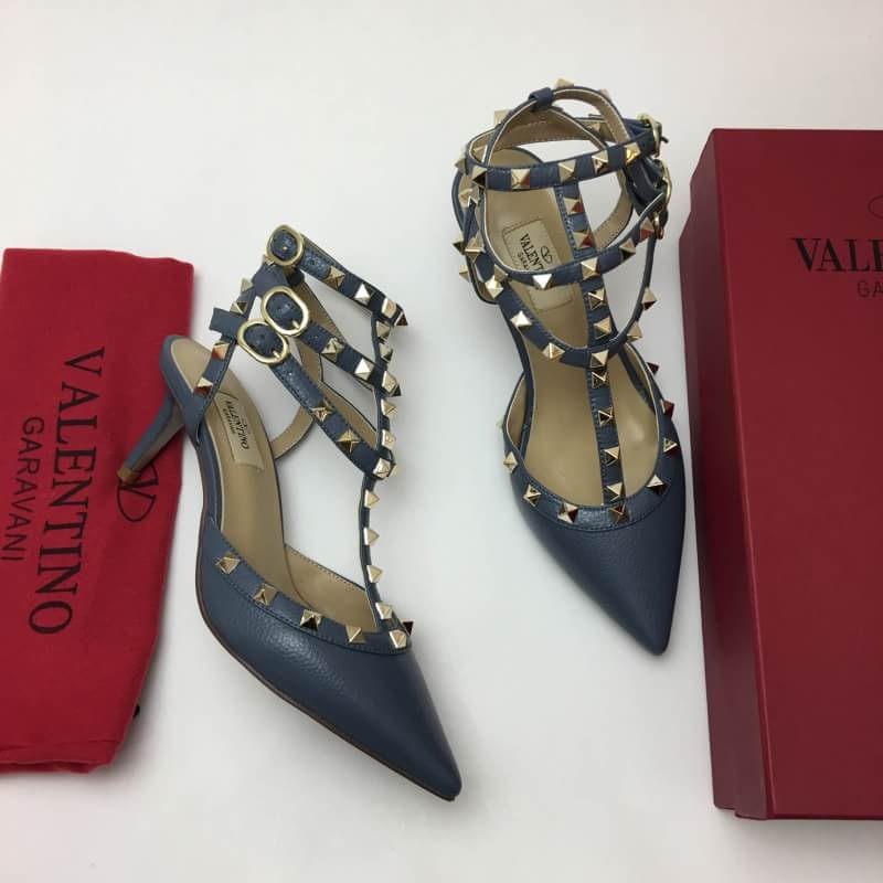 พร้อมส่ง รองเท้า valen rockstud ankle strap รุ่นใหม่ รัด 3 ข้อ สีน้ำเงินด้าน สอบถามไซส์ได้ค่ะสต็อคของเปลี่ยนตลอด