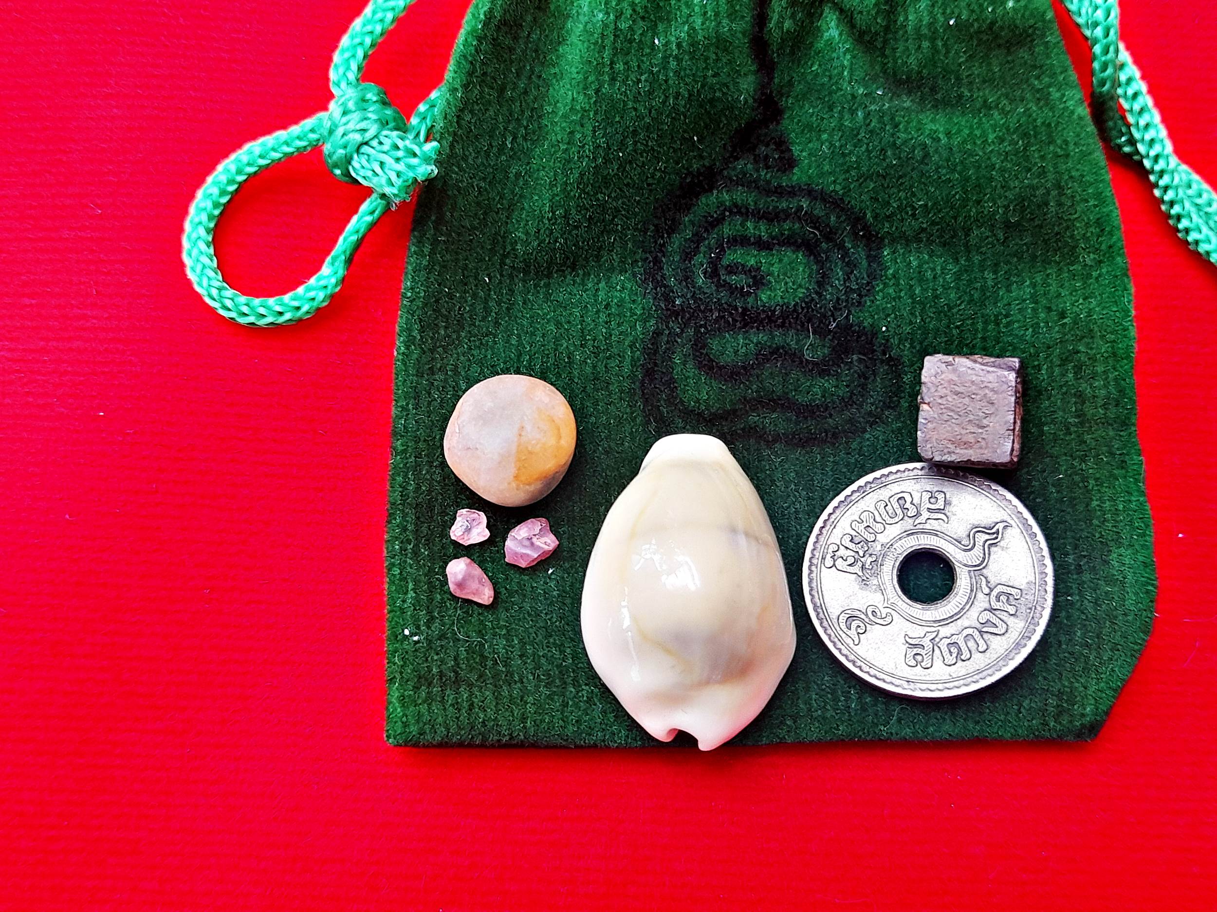 ถุง โภคทรัพย์ (เขียวเหนียวทรัพย์) ไหว้ครูวันเพ็ญ (ลอยกระทง) ปี2565 #รับประกันแท้ - พระอาจารย์มานิตย์ วัดเงินบางพรหม