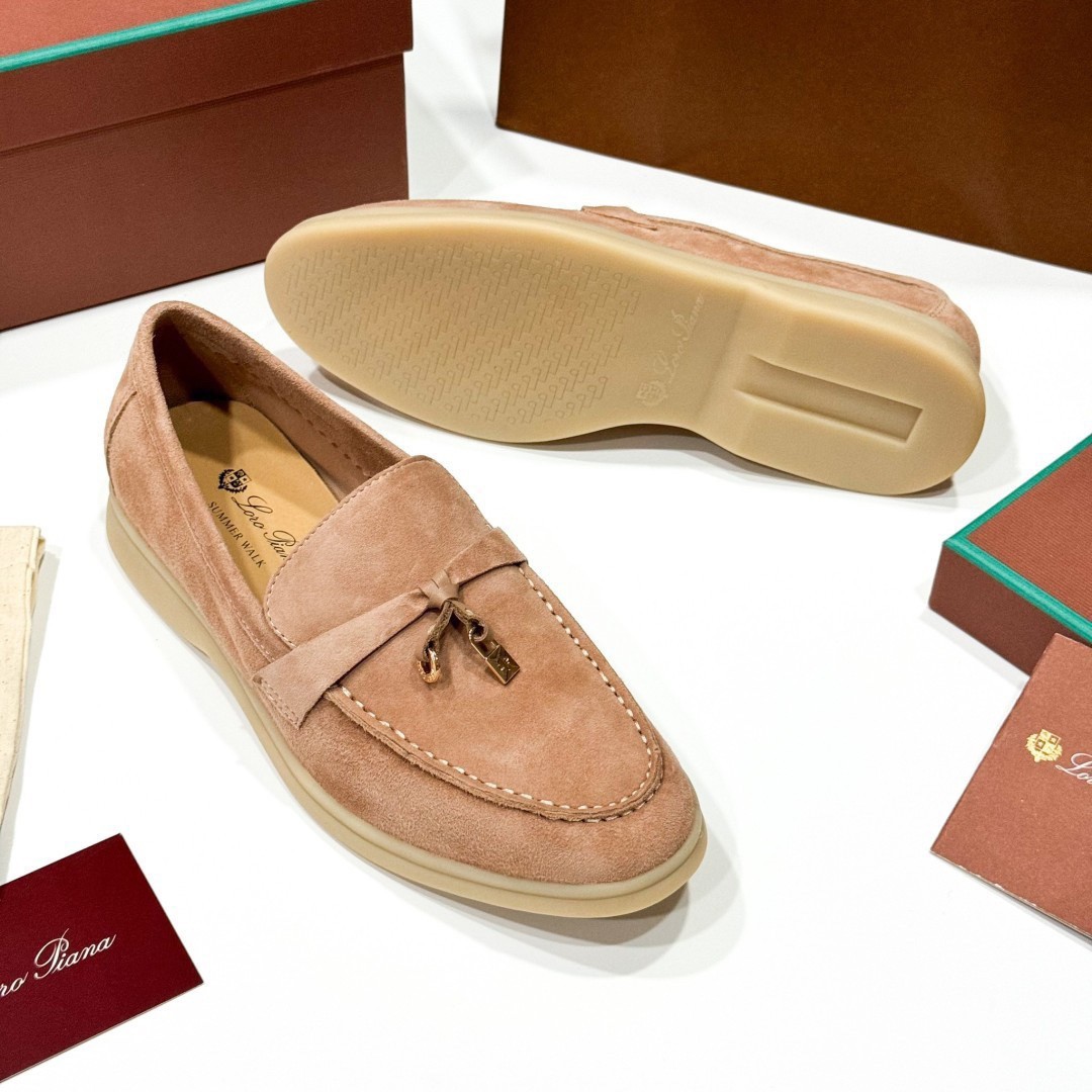 รองเท้า Loro Summer Charms Walk Loafers หนังกลับ สีน้ำตาล