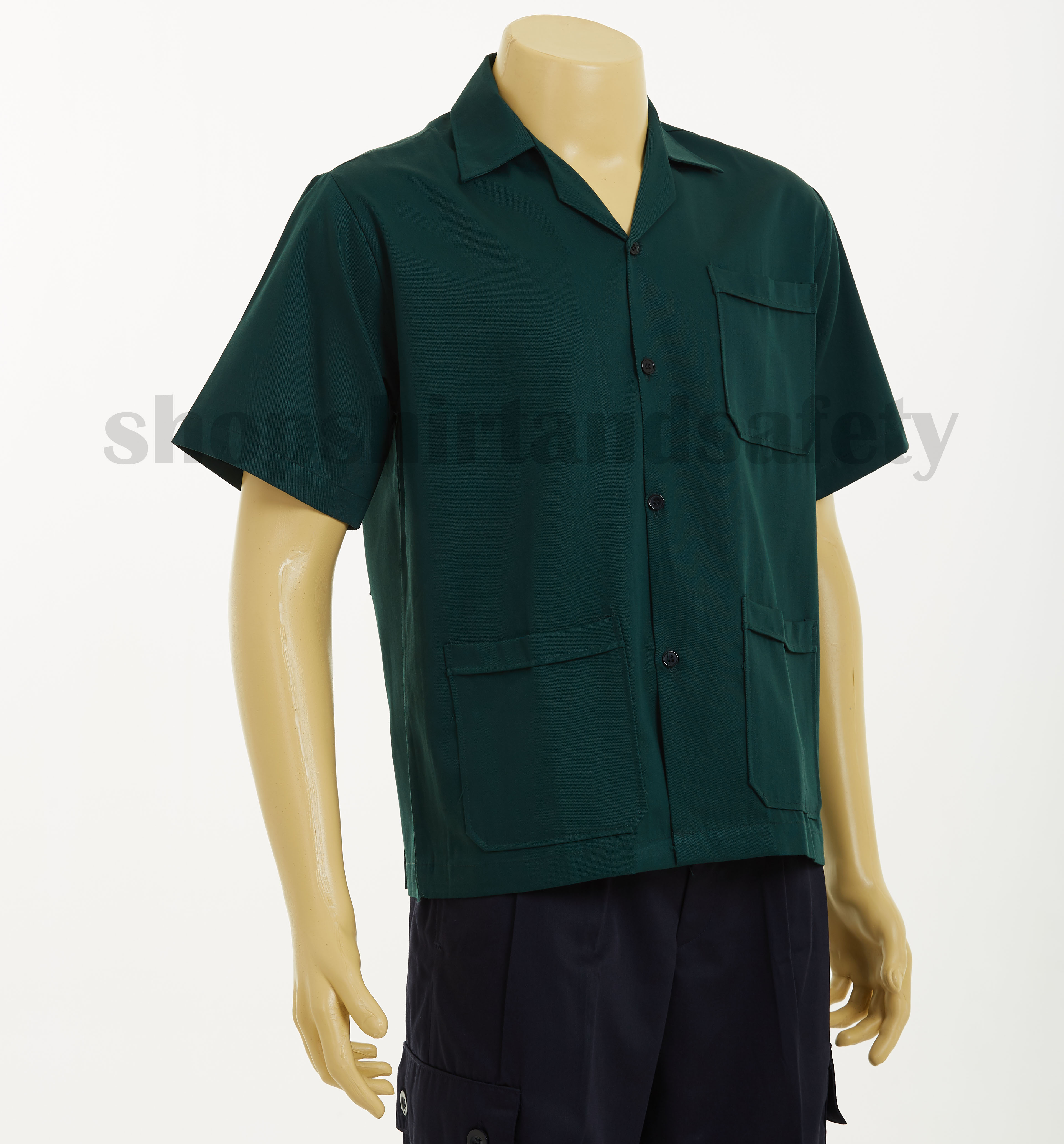 เสื้อช็อปแขนสั้นแบบสามกระเป๋าสีเขียวล้วน
