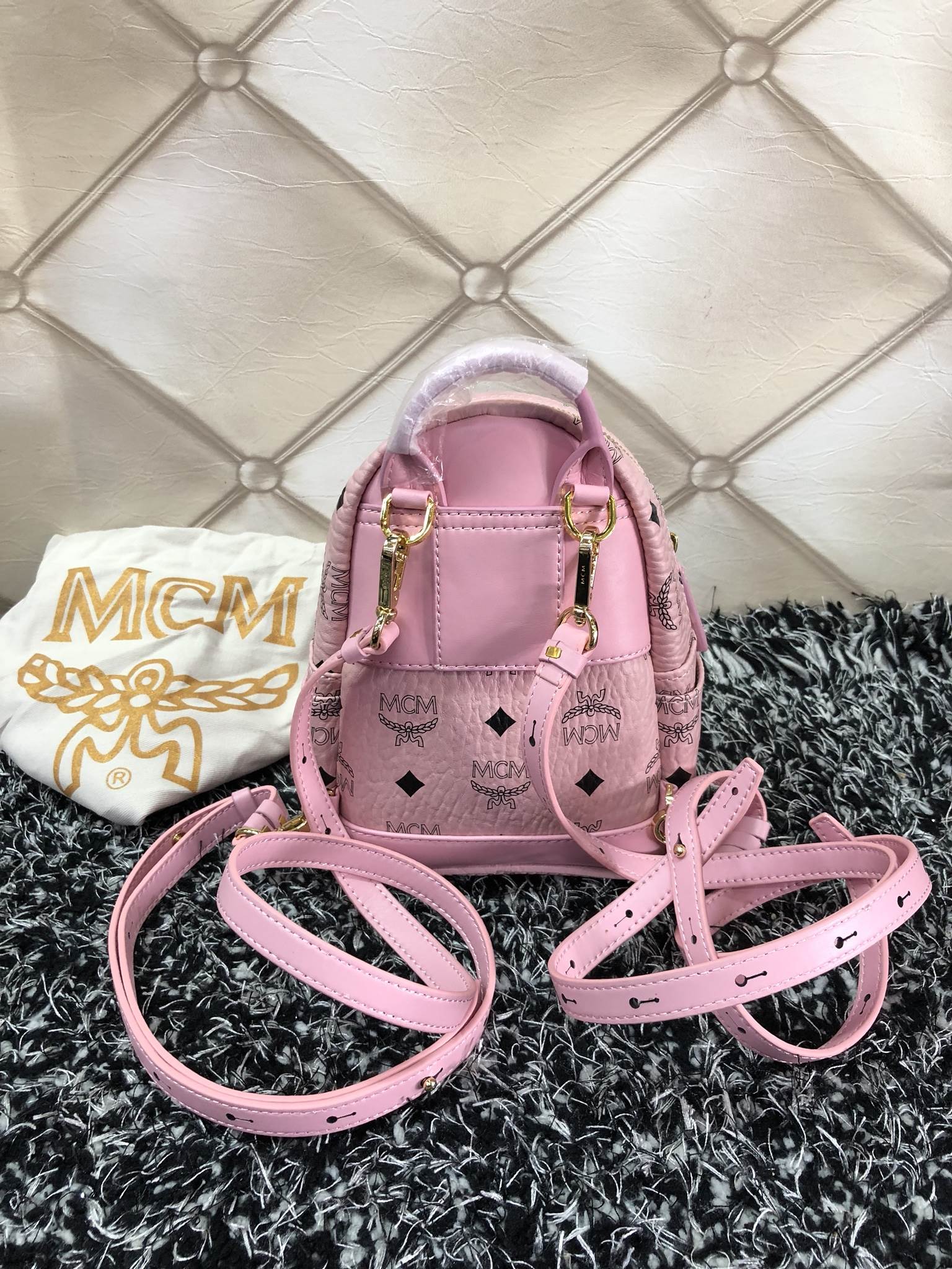 กระเป๋าเป้ mcm x mini backpack ลายกระต่าย 17 cm ขนาดเล็กสุด สายหนัง