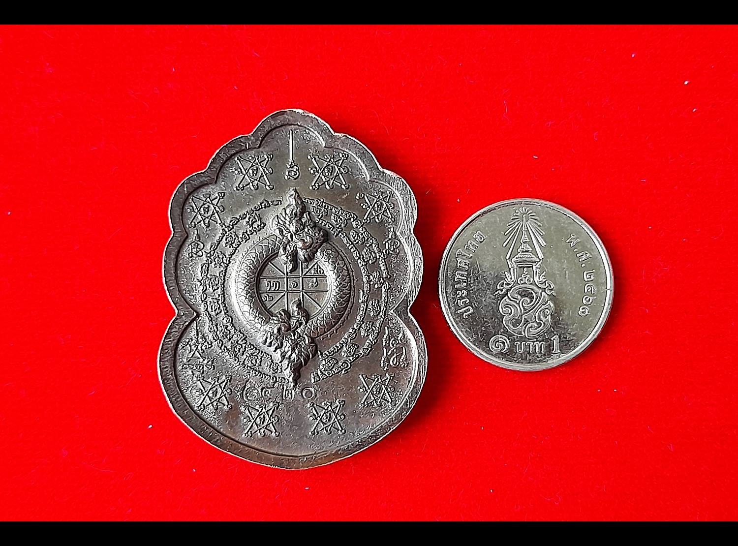 เหรียญพญานาคราช 7เศียร 9ตะกูล (เนื้อนวะพรายเงิน (มีส่วนผสมของ ทองคำและเงิน) ปี2564 หลังบวงนาคบาศ มีกินไม่รู้สิ้น มีกินไม่มีอด ผูกดวงยันต์หนุนเสริมพลิกดวงชะตา #พุทธคุณโชคลาภค้าขายส่งเสริมธุรกิจกิจการเรียกเงินหมุนเวียน หนุนเสริมดวงชะตาชีวิต #รับประกันแท้