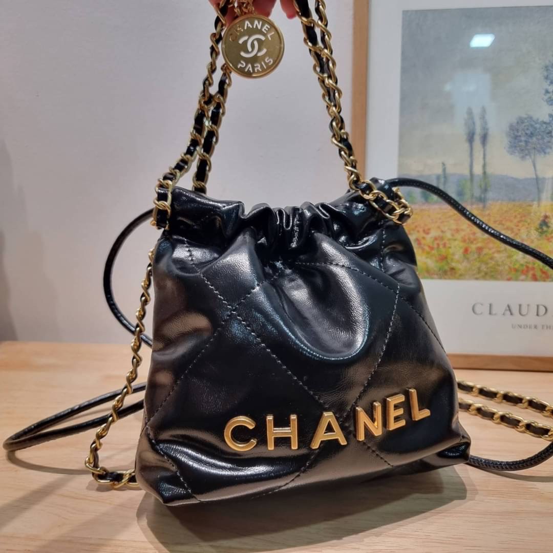 Chanel 22 mini bag (แอดไลน์ก่อนสั่งซื้อ)