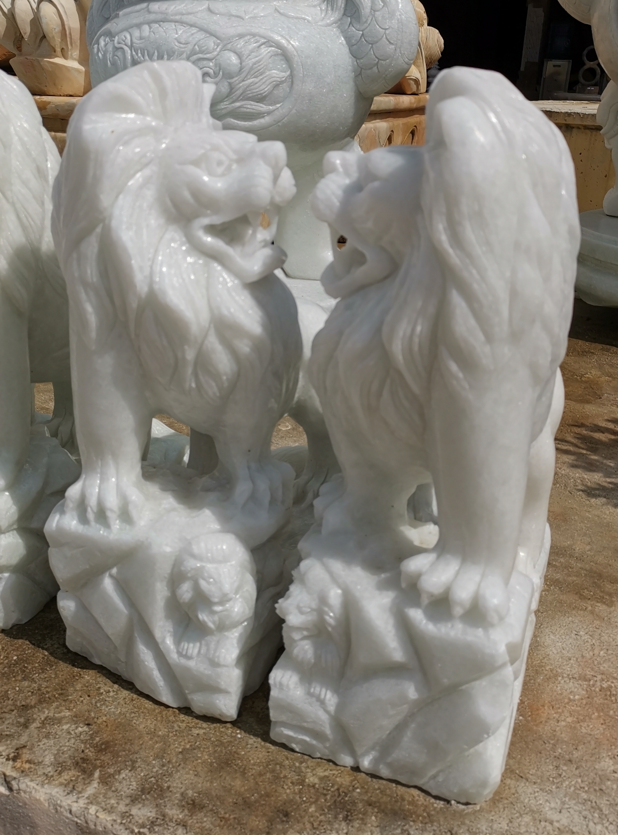 สิงโตฝรั่งหินอ่อนขาว สูง50 เซนติเมตร