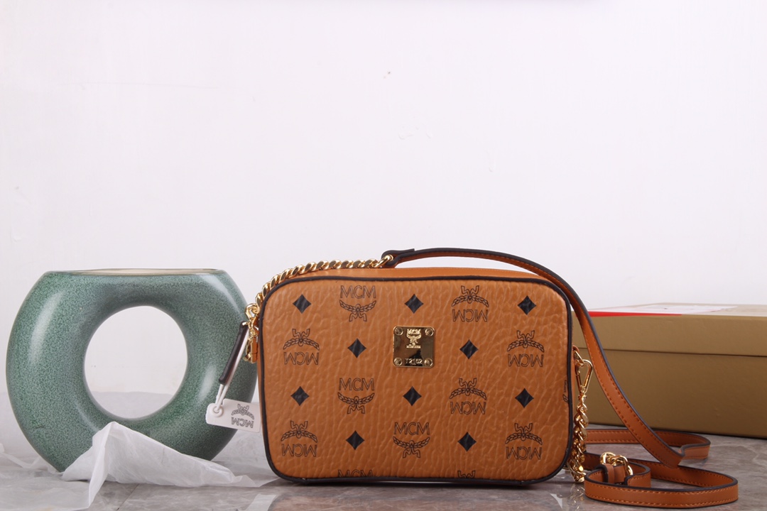 กระเป๋า mcm สะพายข้าง 10 นิ้ว