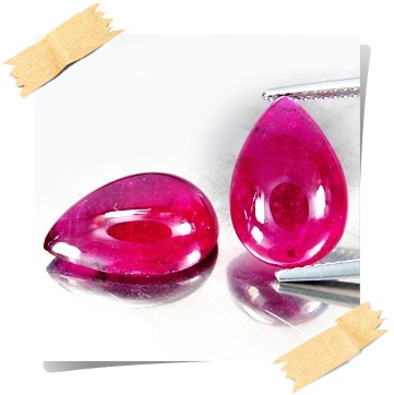 พลอยรูเบลไลท์ Rubellite รูปหยดน้ำคู่เหมือน เจียระไนหลังเบี้ย น้ำหนัก 13.65 กะรัต ขนาด 10x15.3x5.9 และ 9.9x15.1x5.8 มิล สีแดงอมชมพูบานเย็นประมาณ 5%