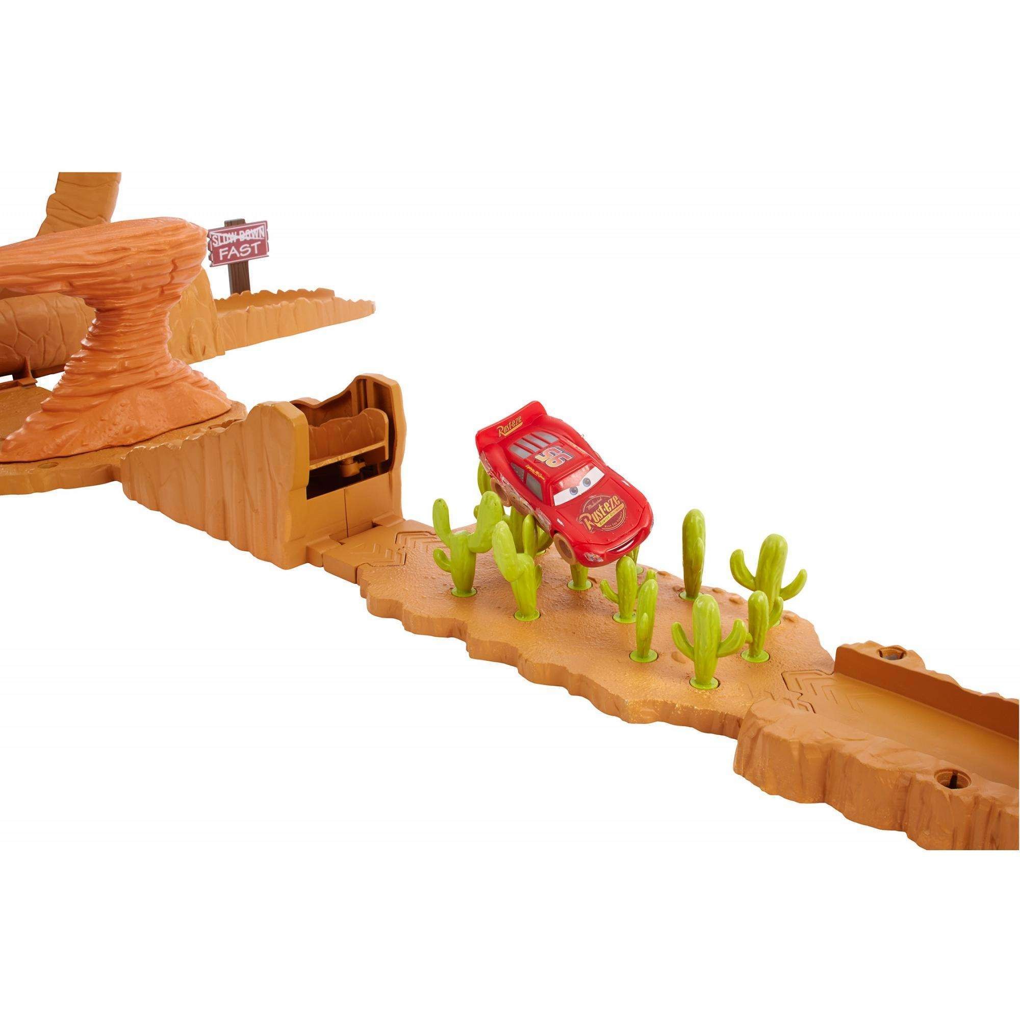 ชุดสนามแข่งรถจำลอง Mattel Disney Cars 3 Willy's Butte Transforming Track Set
