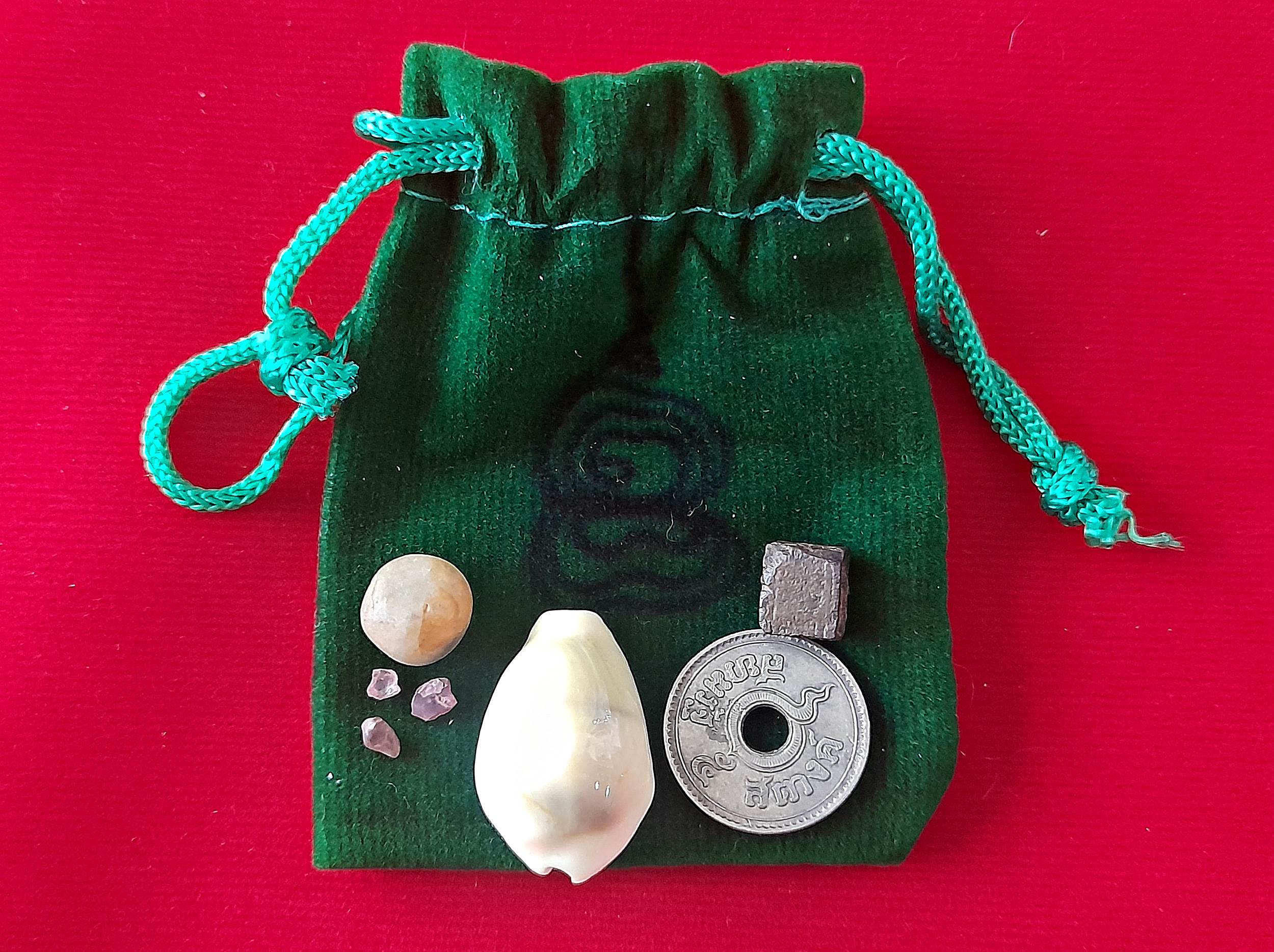 ถุง โภคทรัพย์ (เขียวเหนียวทรัพย์) ไหว้ครูวันเพ็ญ (ลอยกระทง) ปี2565 #รับประกันแท้ - พระอาจารย์มานิตย์ วัดเงินบางพรหม