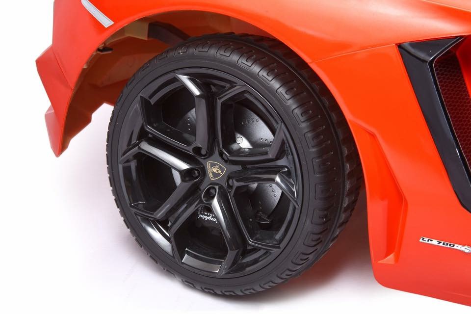 รถแบตเตอรี่พร้อมรีโมทบังคับ Lamborghini Aventador LP700 6V Battery-Powered Ride-On (Red)