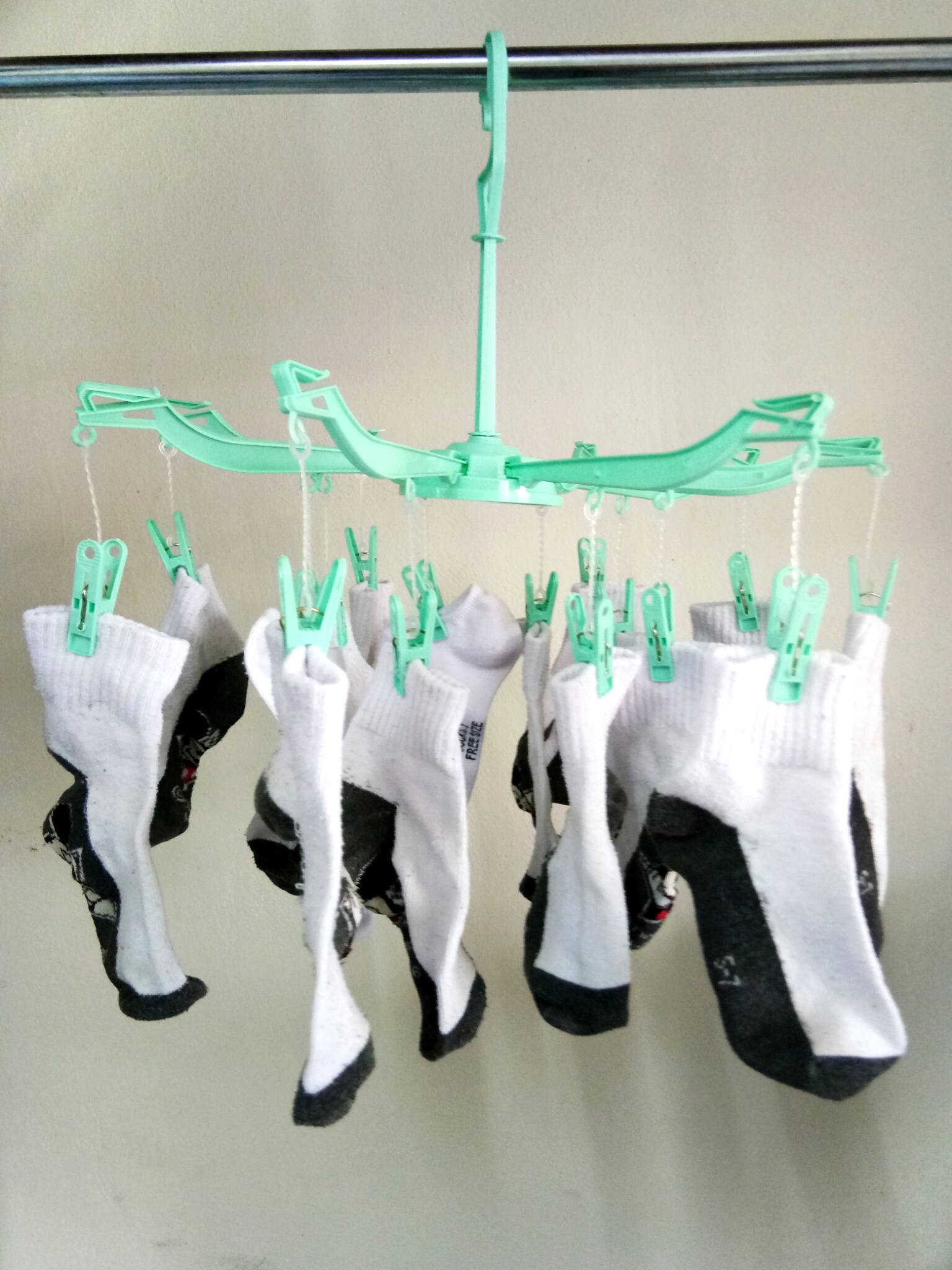 ราวแขวนผ้า8แขนพร้อมที่หนีบ16หนีบ