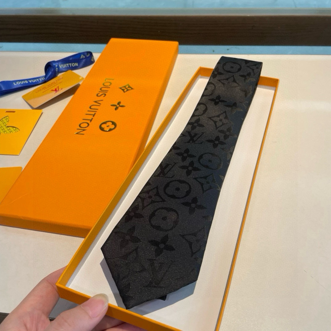 เนคไท di necktie