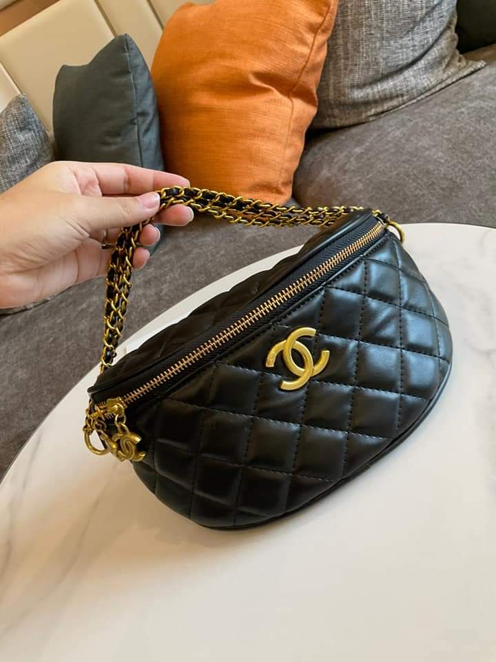 CHANEL VIP GIFT BAG (แอดไลน์ก่อนสั่งซื้อ)