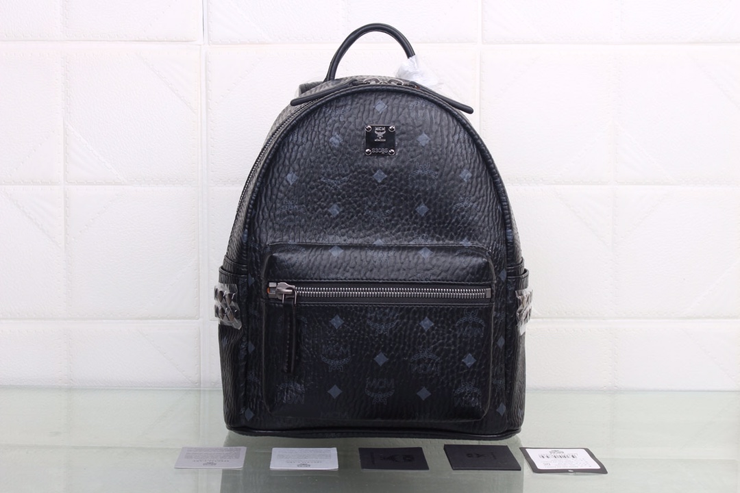 กระเป๋าเป้ mcm size small 27x33 cm