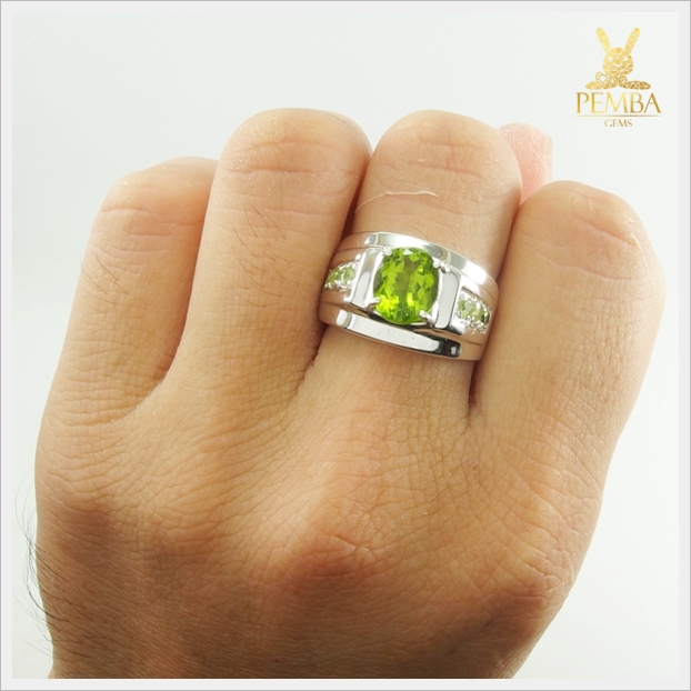 แหวนเพริดอตแท้ สีเขียวสดใบไม้อ่อน เงินแท้925 ชุบทองคำขาว แหวนพลอยแท้