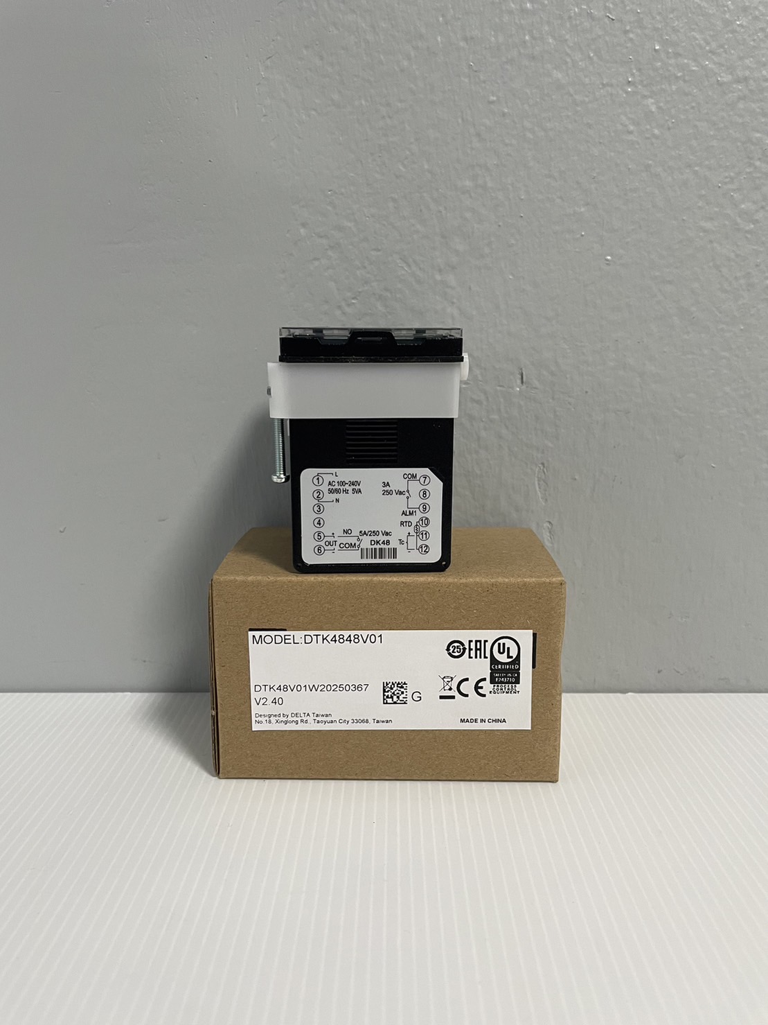 Delta Temperature ControllerDT Series Model: DTK4848V01 Voltage pulse output 12VDC +/-15%