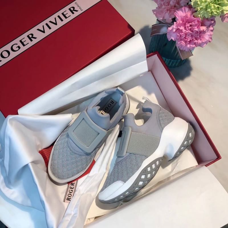 รองเท้าผ้าใบ rv sneakers มีหลายลาย สีขาว เทา ดำ