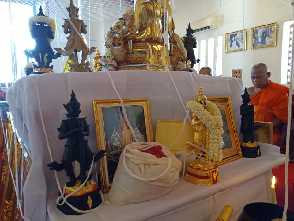 เหรียญโลห์ หลวงพ่อกวย วัดโฆสิตาราม(วัดบ้านแค) หลัง หนุมานเชิญธง - ((มนต์พระกาฬ ชนะจน) (ปลุกเสก 2ปี 16พิธี ปี2562-2563) เนื้ออัลปาก้า #รับประกันแท้