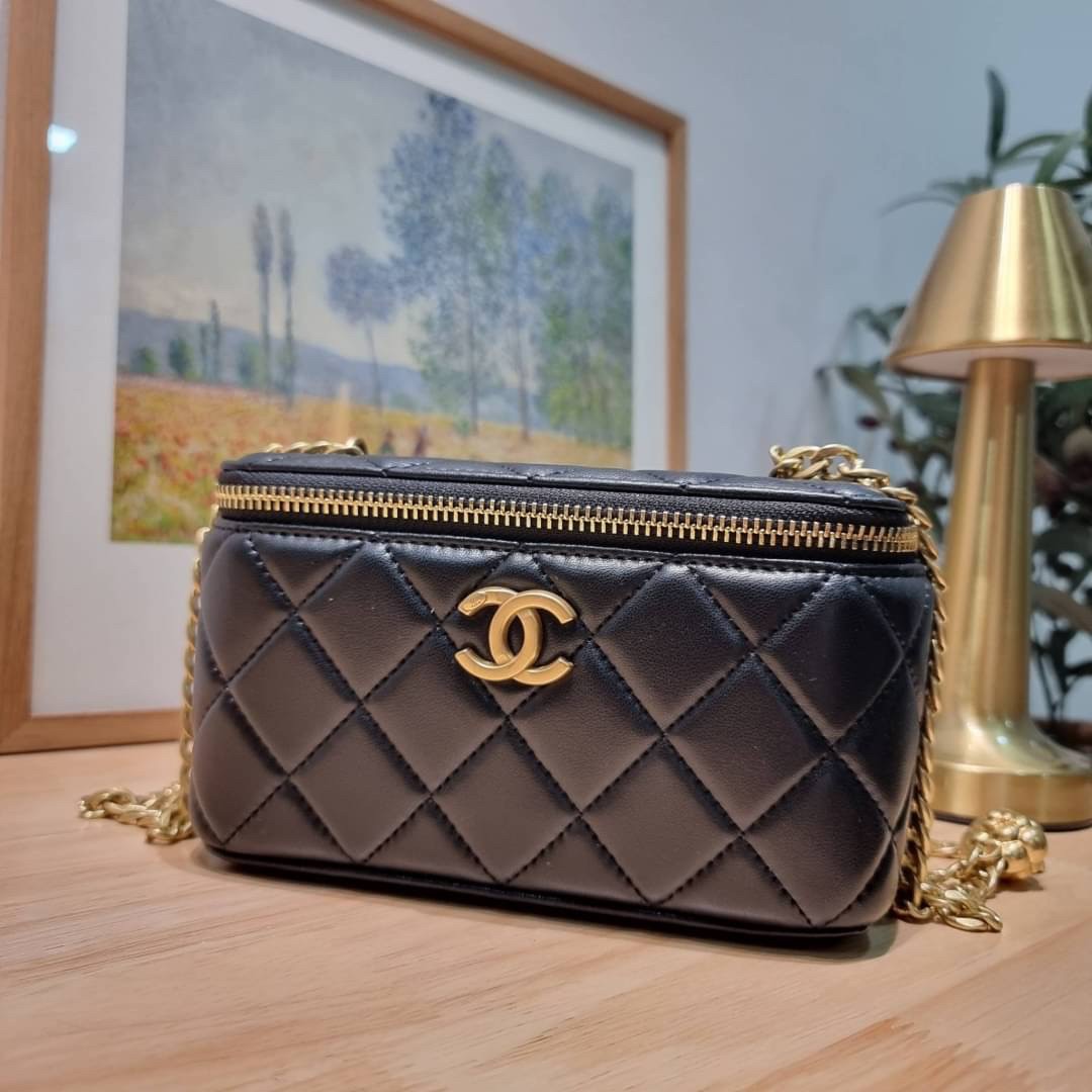Chanel camellia vanity case bag (แอแไลน์ก่อนสั่งซื้อ)