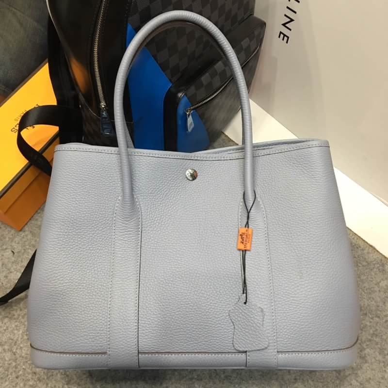 กระเป่า hm garden party leather 36 cm สีฟ้าอ่อน