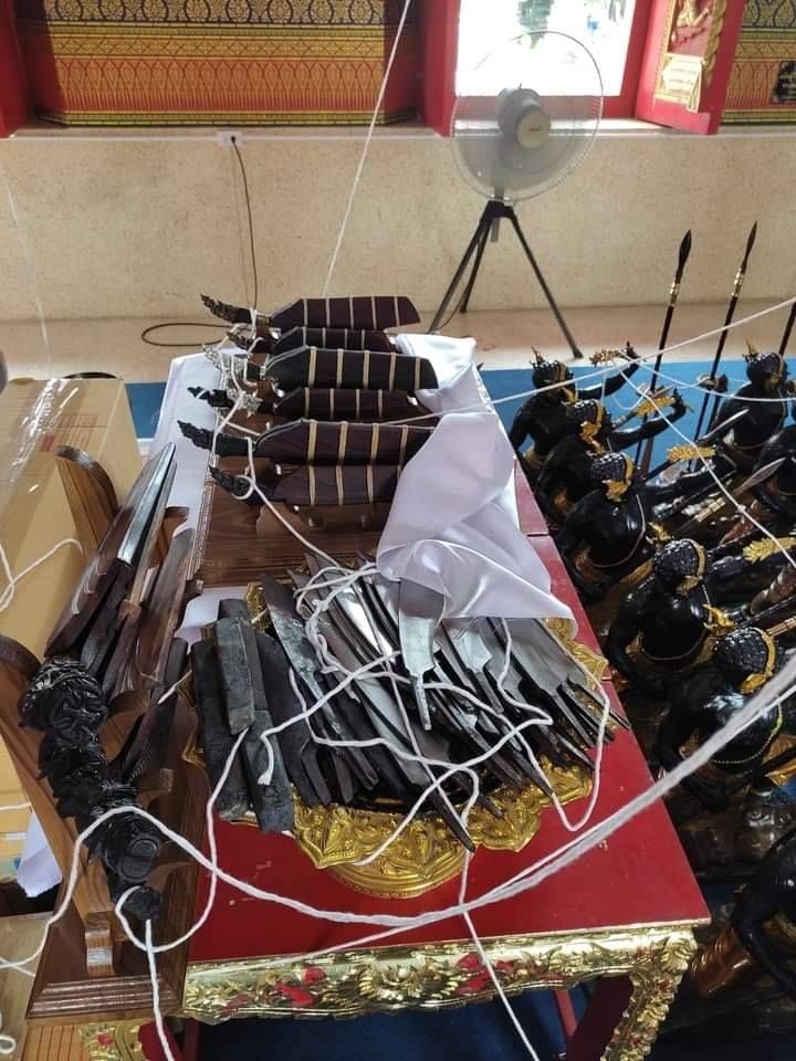 มีดหมอ มงคลฟ้าครอบจักรวาล (ใบมีดตีจากเหล็กอาถรรพ์300ชั้น) หัวด้าม-ท้าวเวสสุวรรณ เนื้อสัตตะโลหะ (ปลอก-ไม้สาธร รัดหวาย4เส้น) ปี2564-2565 #ปลุกเสก9พิธี #รับประกันแท้