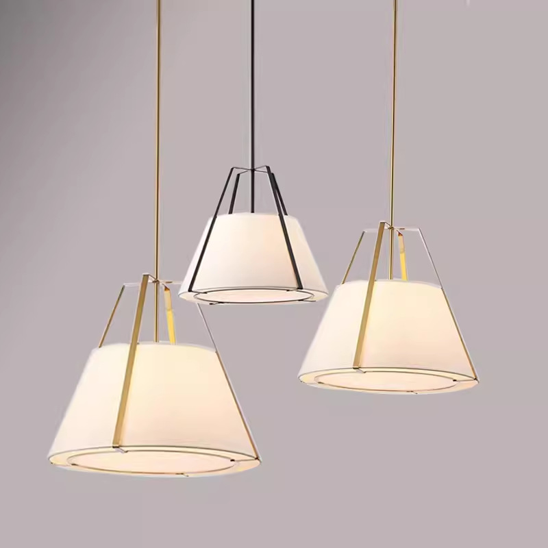 โคมไฟแขวนเพดานโป๊ะผ้าทรงกรวยตัด เสริมโครงเหล็กด้านนอก มีแผ่นกรองแสงด้านล่าง [PDFB-8444]