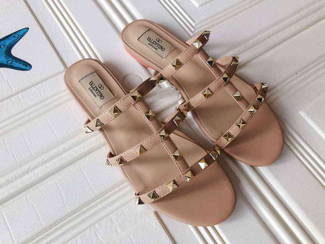 รองเท้าแตะ valen rockstud ส้นแบน 35-42
