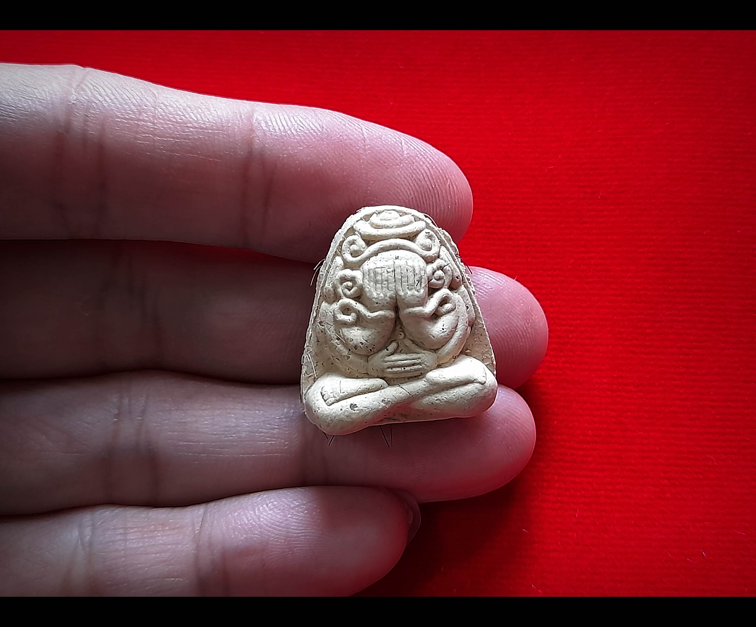 พระปิดตา มหาลาภ ยันต์ยุ่ง 4มือ หลังยันต์นะพรชัย (#ชุดรวม3องค์) ปี2542 เนื้อผง(รวมผงมวลสาร+เส้นผมเกศา+พลอยเสก เศษลูกแก้วสารพัดนึก) #รับประกันแท้และทัน - หลวงพ่อยุงยุทธ วัดเขาไม้แดง จ.ชลบุรี