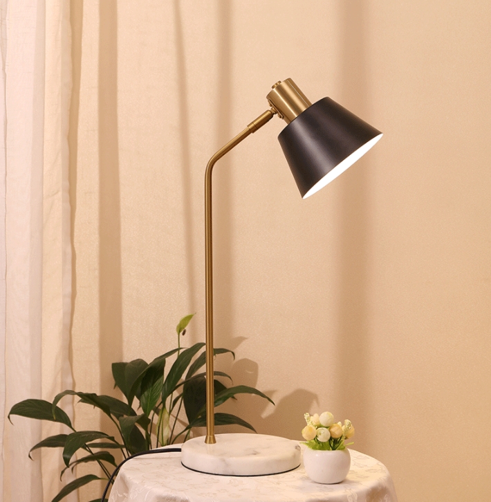 โคมไฟตั้งโต๊ะ Simple Nordic ฐานวางหินอ่อน [KLD-DT-8009]