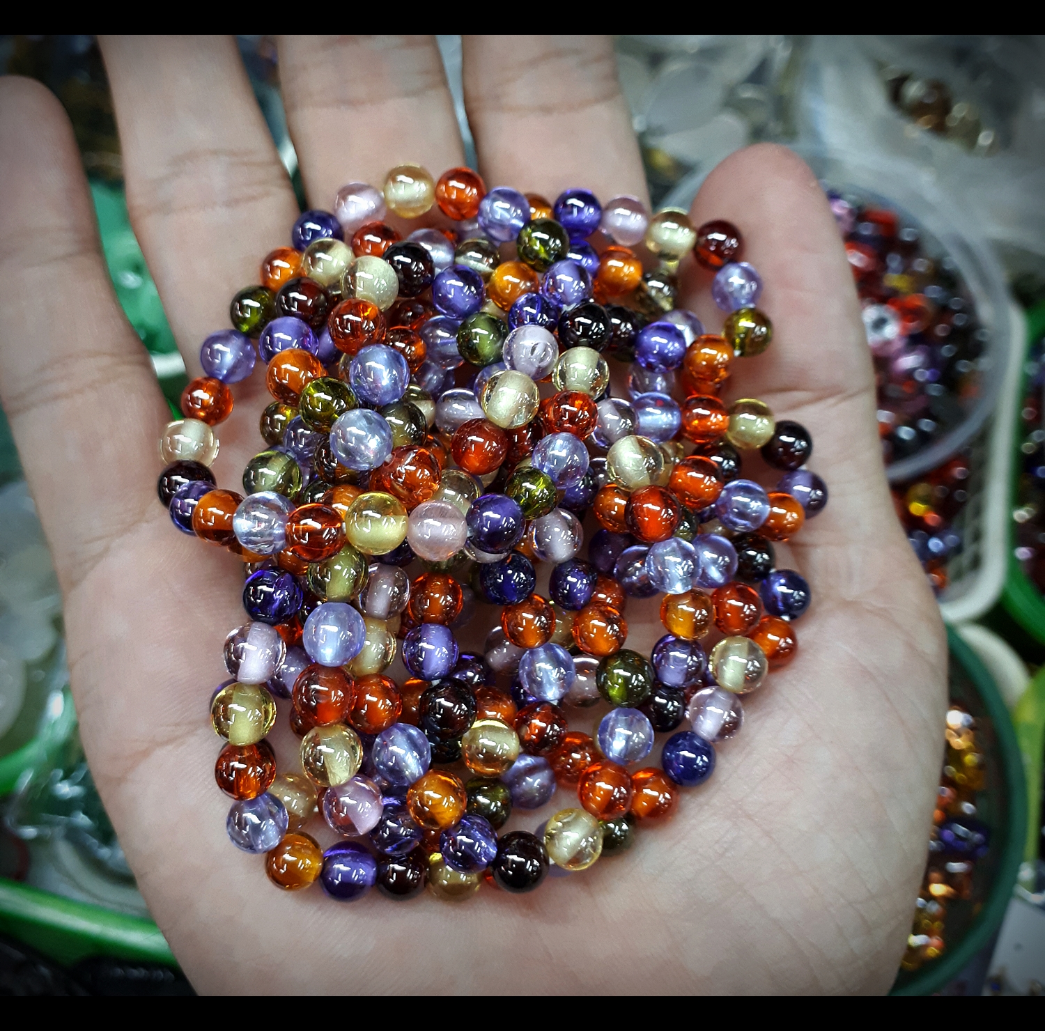 สร้อยข้อมือ ลูกแก้ว คละสี กันน้ำ กันลอก (ขายปลีก ขายส่ง)