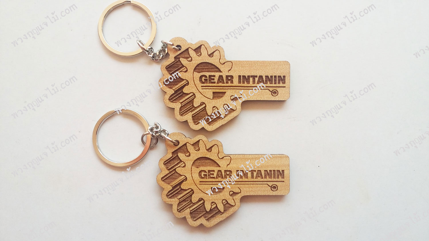 พวงกุญแจไม้ ของที่ระลึก - Gear Intanin