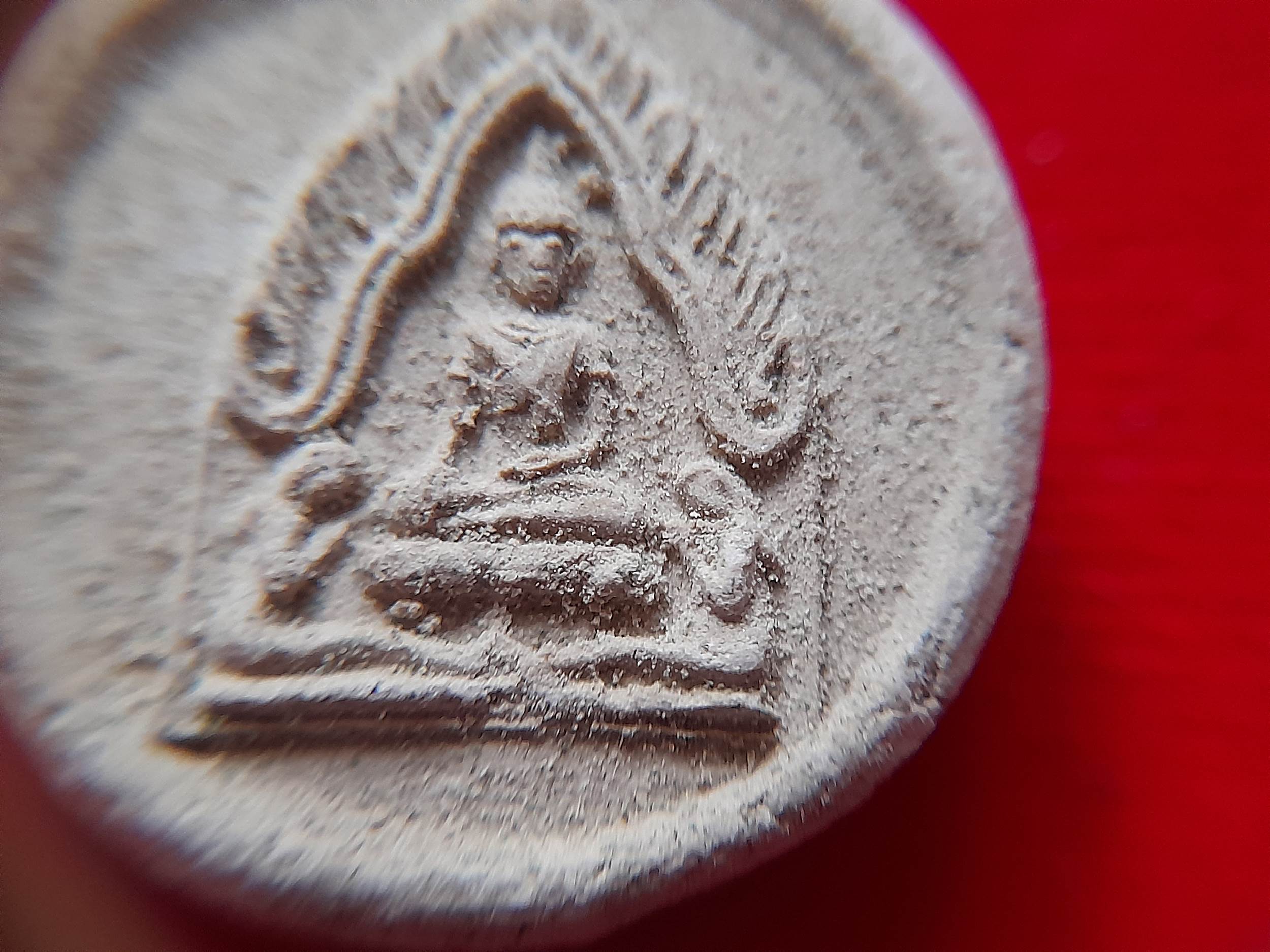 ขุนแผน สะกดทัพ #พิมพ์กลม หลัง ยันต์นะพรชัย (พุทธคุณ สะกดอาถรรพ์ สะกดสิ่งไม่ดี+เมตตา เจรจา ค้าขาย แคล้วคลาด) เนื้อผง ปี2542 (ทิ้งทวน รุ่นสุดท้าย รวมมวลสาร ตลอดยุค) #รับประกันแท้และทัน - หลวงพ่อยงยุทธ วัดเขาไม้แดง จ.ชลบุรี