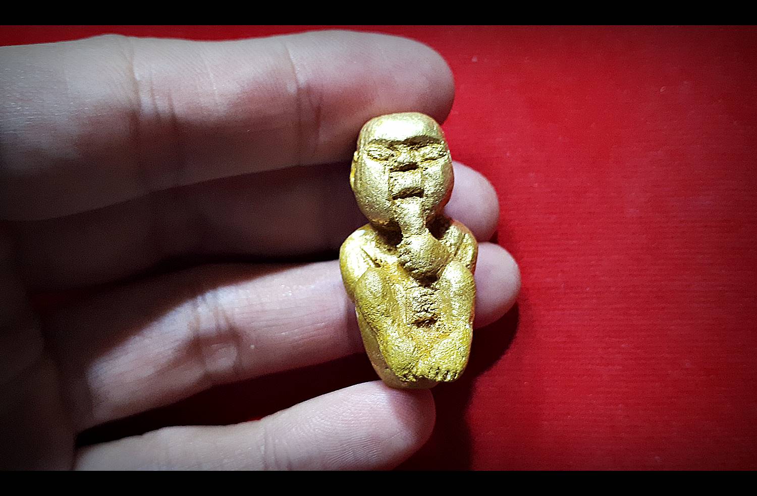 กุมาร หนูแดง ดูดรก (แกะจาก ไม้มะยมตายพราย ใต้ฐานอุดมวลสาร) ปี2560 - สำนัก บ้านกุหลาบราชันย์