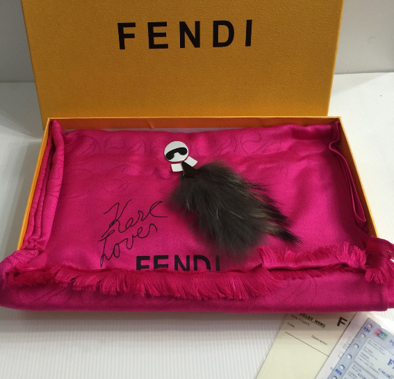ผ้าพันคอ fd ผ้าคลุมไหล่ fd silk Karl lagerfeld คาร์ล ลาเกอร์เฟลด์ สีชมพู