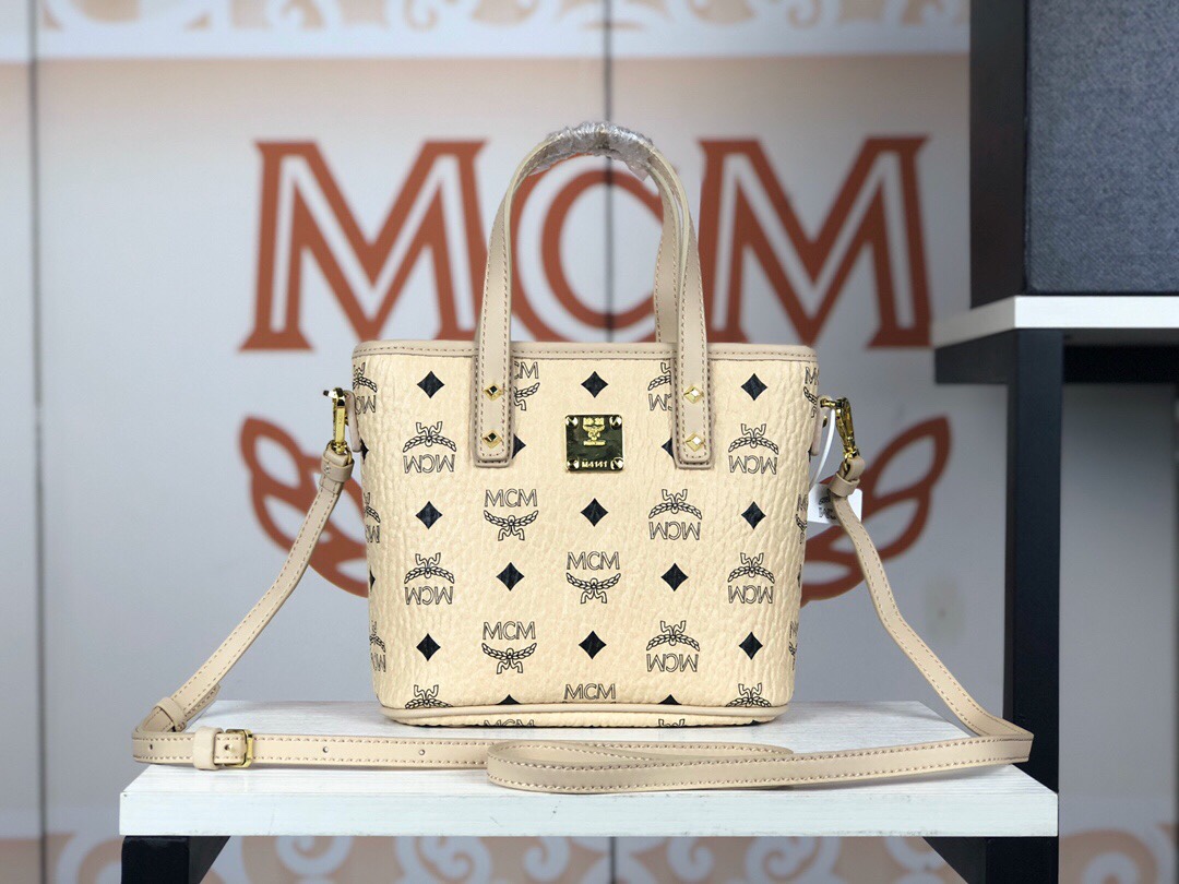 กระเป๋า mcm Anya 8 นิ้ว