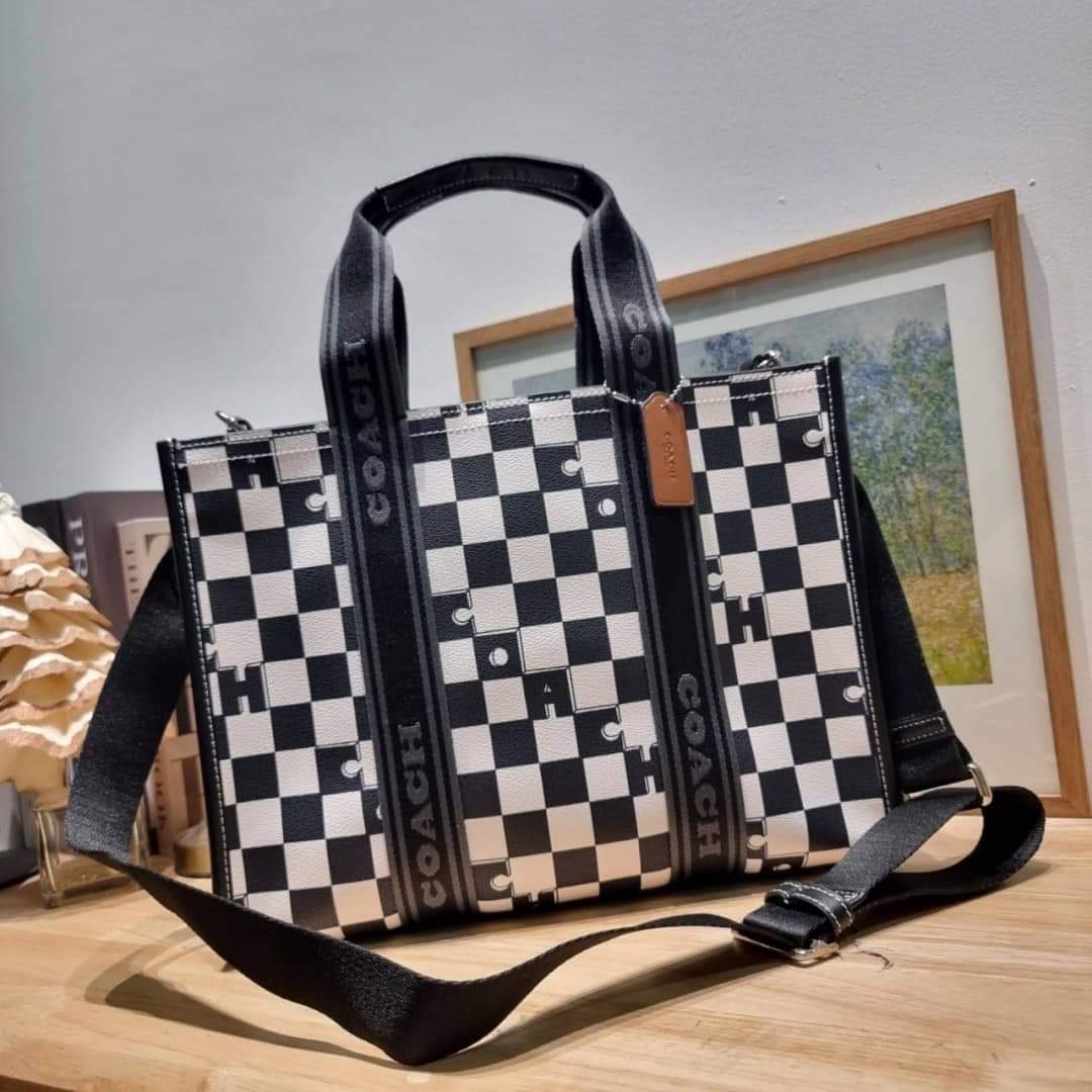 COACH SMITH TOTE (แอดไลน์ก่อนสั่งซื้อ)